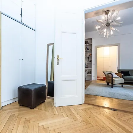 Apartment Bohemian Charm By Paris Avenue 1 Prag
